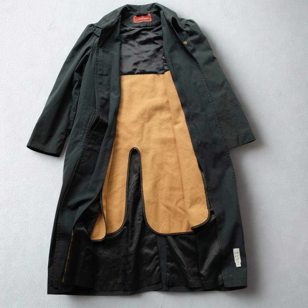 Classic Black Trench Coat with Camel Lining - Women